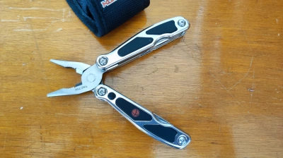 Organizer pliers and knife